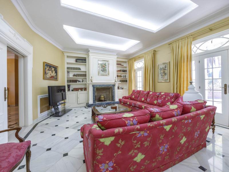 Exceptional Estate with 2 Villas, 2 Pools & 40,000 m² of Orange Groves , Valencia 