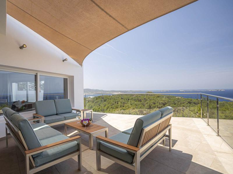 Contemporary Sea-View Villa for Sale in Ibiza , San Antonio 