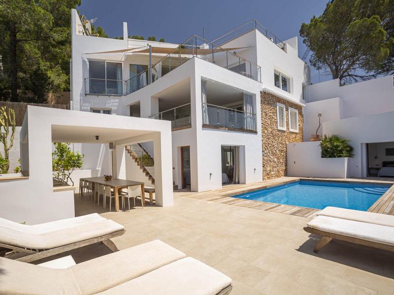 Contemporary Sea-View Villa for Sale in Ibiza , San Antonio 