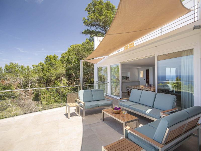 Contemporary Sea-View Villa for Sale in Ibiza , San Antonio 
