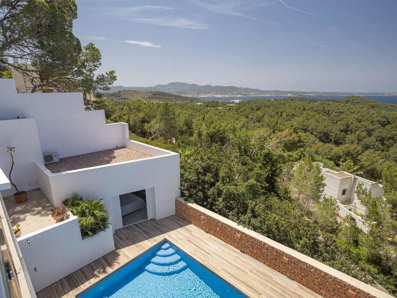 Contemporary Sea-View Villa for Sale in Ibiza , San Antonio 