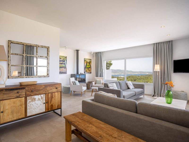 Contemporary Sea-View Villa for Sale in Ibiza , San Antonio 