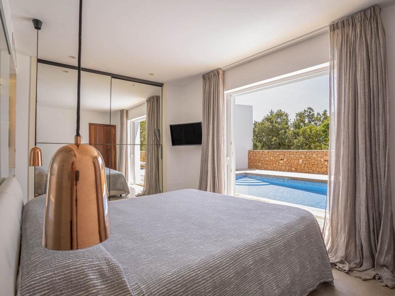 Contemporary Sea-View Villa for Sale in Ibiza , San Antonio 