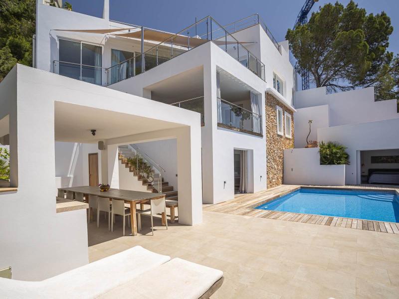 Contemporary Sea-View Villa for Sale in Ibiza , San Antonio 