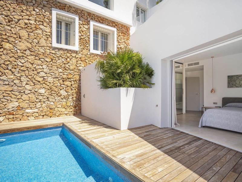 Contemporary Sea-View Villa for Sale in Ibiza , San Antonio 