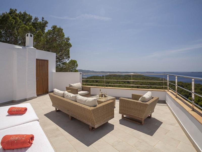 Contemporary Sea-View Villa for Sale in Ibiza , San Antonio 