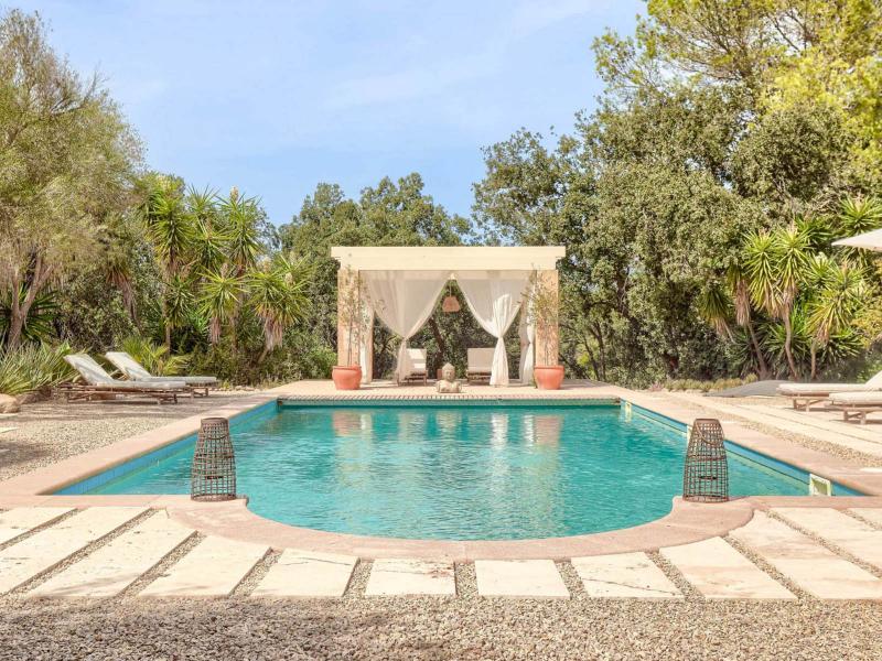 Private Villa with Guest Houses , 