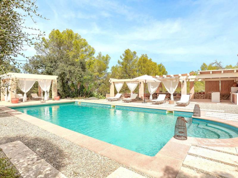 Private Villa with Guest Houses , 