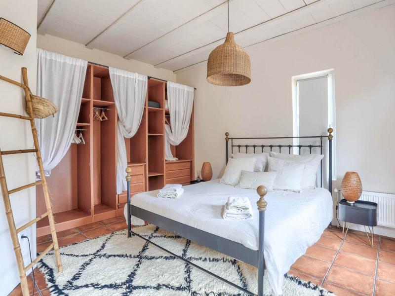 Private Villa with Guest Houses , 