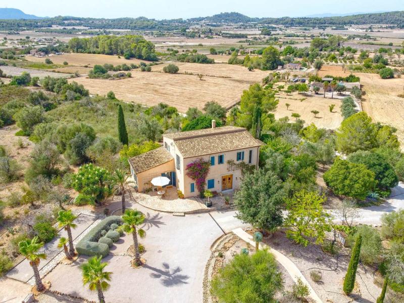 Private Villa with Guest Houses , 