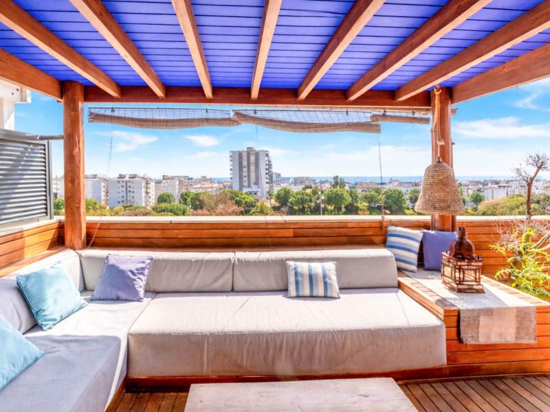 Bright Four-Bedroom Apartment with Sea Views in Sitges , Sitges 
