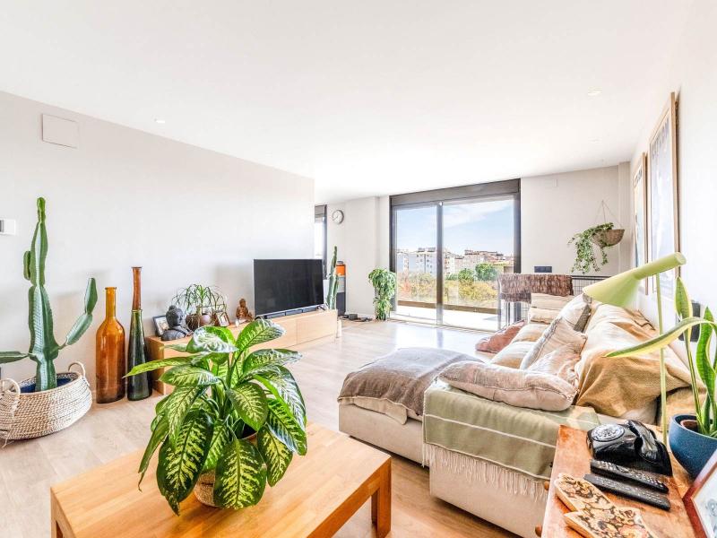 Bright Four-Bedroom Apartment with Sea Views in Sitges , Sitges 