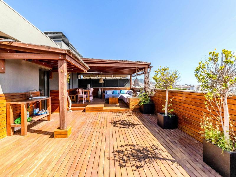 Bright Four-Bedroom Apartment with Sea Views in Sitges , Sitges 