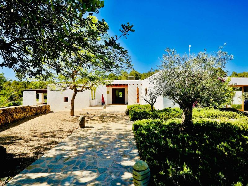 Blakstad-Style Finca for Sale Near Santa Gertrudis , Jesus 