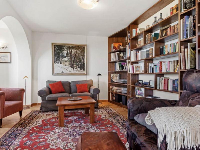 Hill-Top Lake View Villa with Infinity Pool , Umbria 