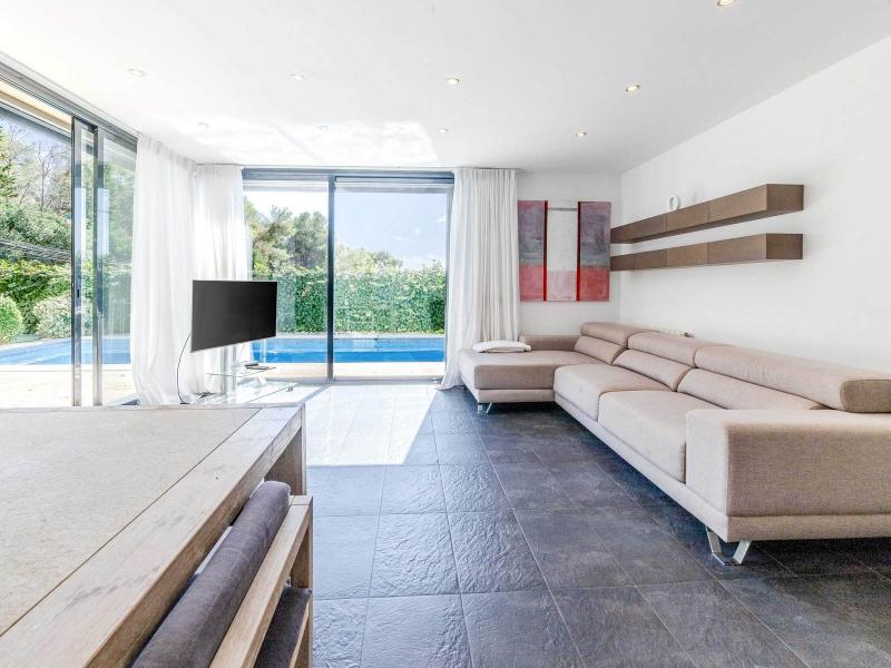 Sea View Villa for Sale in Vallpineda, Sitges , Sitges 