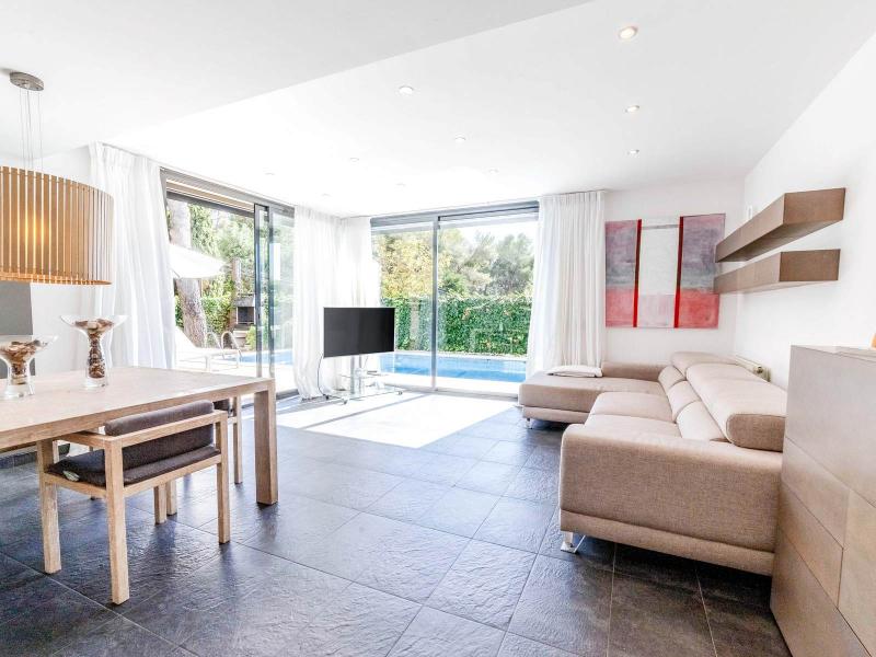 Sea View Villa for Sale in Vallpineda, Sitges , Sitges 