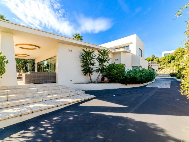 Luxury Villa for Sale in Sitges – Can Girona Prime Location , Sitges 
