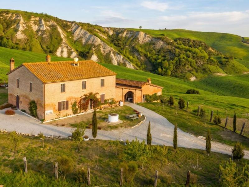 Tuscan Farmhouse with Annexes , Tuscany 