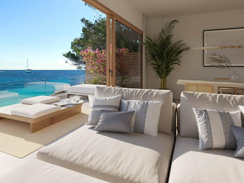 Waterfront duplex villa for sale in Cala Llenya , Santa Eulària des Riu 