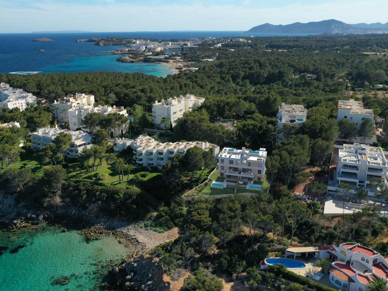 Waterfront duplex villa for sale in Cala Llenya , Santa Eulària des Riu 