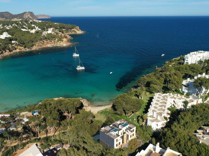 Waterfront duplex villa for sale in Cala Llenya , Santa Eulària des Riu 