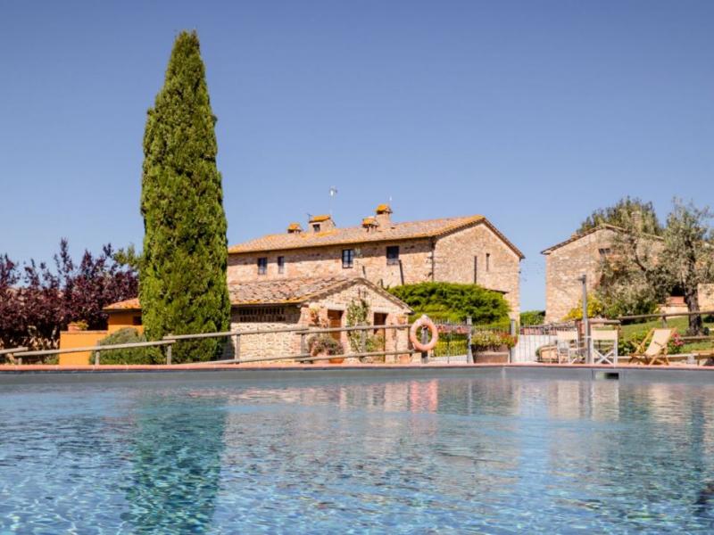 Historic Tuscan Borgo with Pool and Olive Grove for Sale in Gambassi Terme , Tuscany 