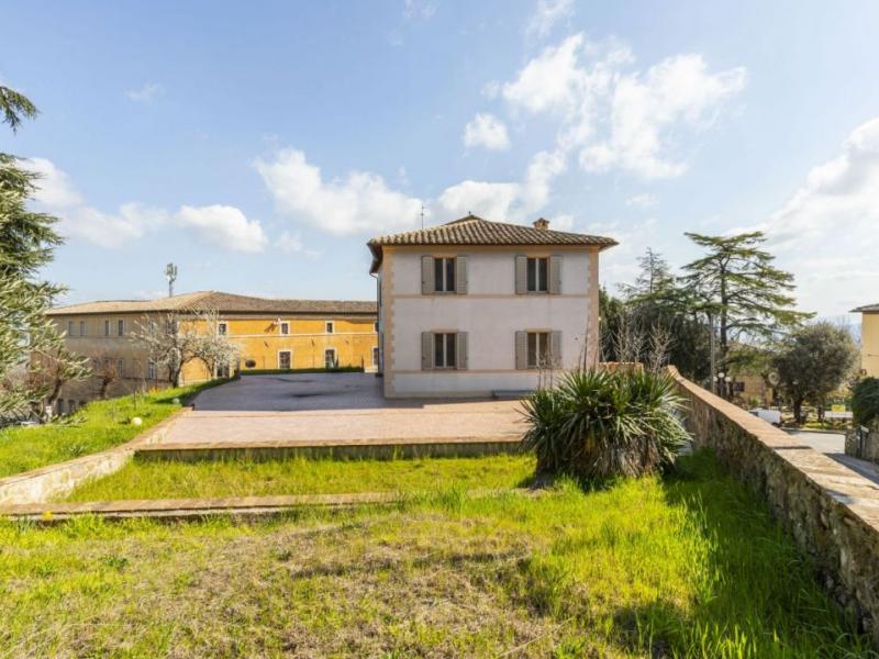 Historic palazzo for sale in Montalcino , Tuscany 
