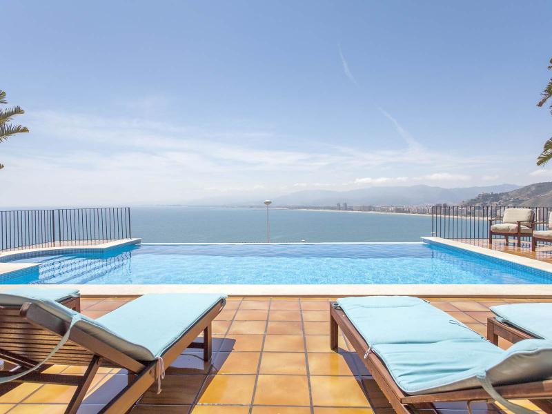 Mediterranean-Style Sea View Villa for Sale , Valencia 