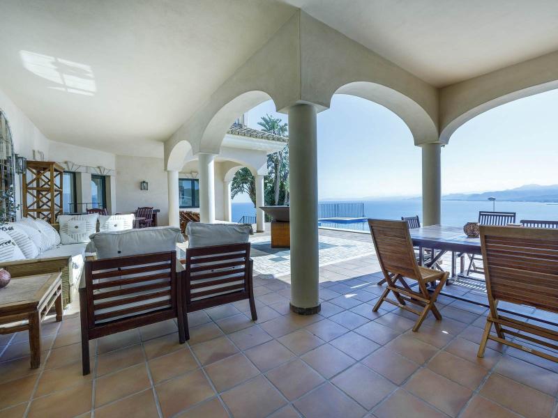 Mediterranean-Style Sea View Villa for Sale , Valencia 