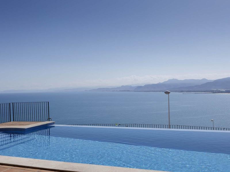 Mediterranean-Style Sea View Villa for Sale , Valencia 