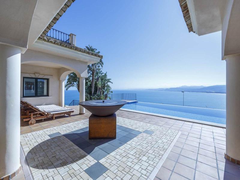 Mediterranean-Style Sea View Villa for Sale , Valencia 