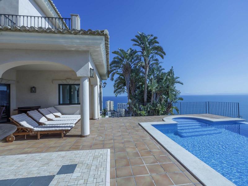Mediterranean-Style Sea View Villa for Sale , Valencia 