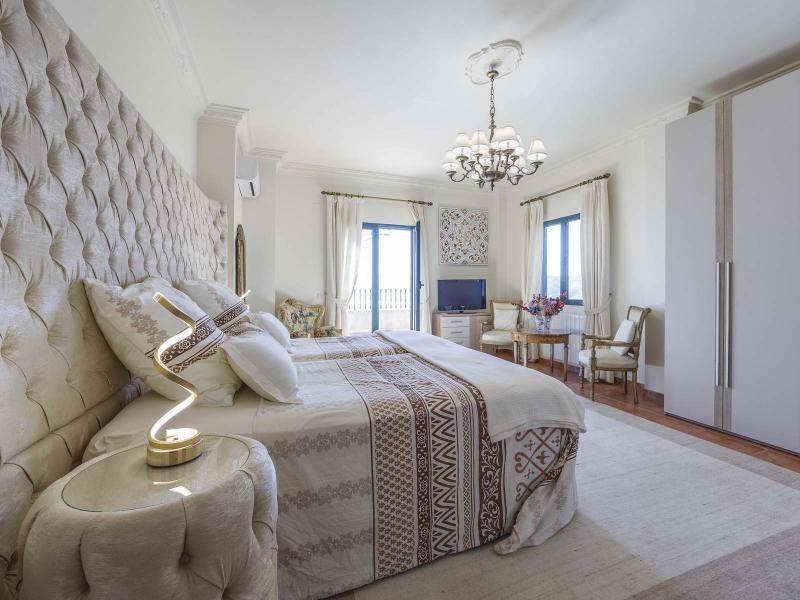 Mediterranean-Style Sea View Villa for Sale , Valencia 