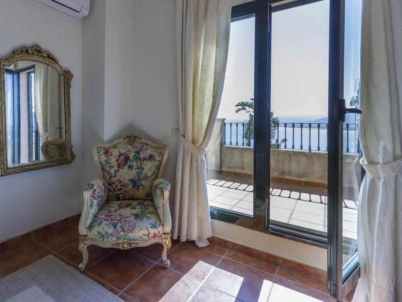 Mediterranean-Style Sea View Villa for Sale , Valencia 
