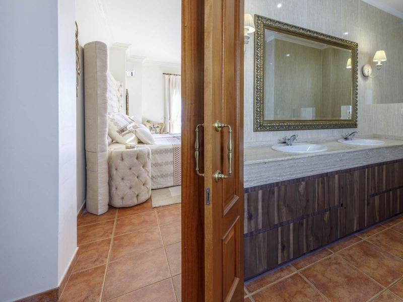 Mediterranean-Style Sea View Villa for Sale , Valencia 