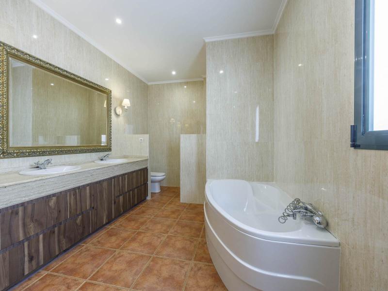 Mediterranean-Style Sea View Villa for Sale , Valencia 