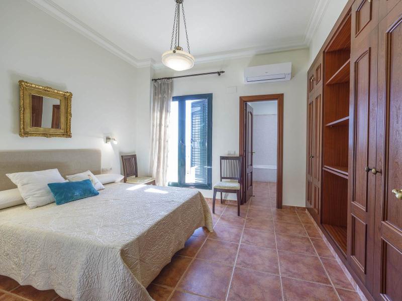 Mediterranean-Style Sea View Villa for Sale , Valencia 