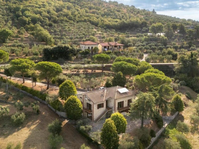 Detached House for sale for sale in Arezzo - Cortona , Tuscany 