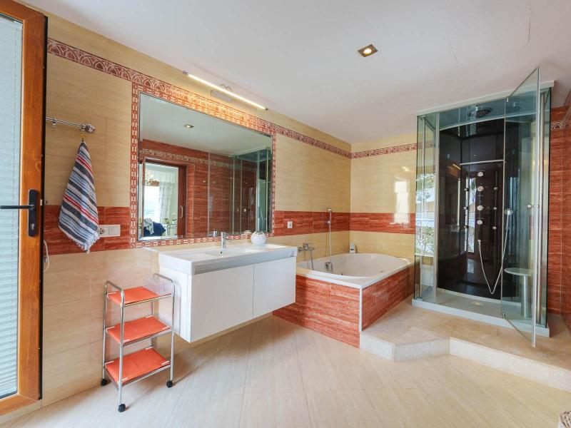 Seafront Villa with Private Dock and Beach , 