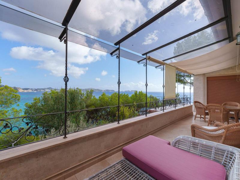 Seafront Villa with Private Dock and Beach , 