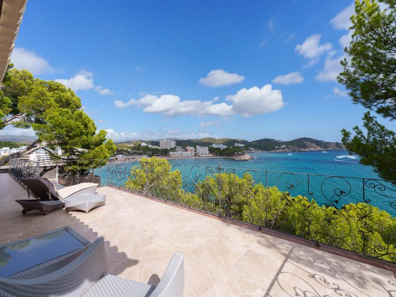 Seafront Villa with Private Dock and Beach , 