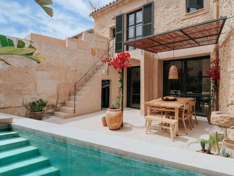 Stylishly Renovated Townhouse in Es Llombards , 