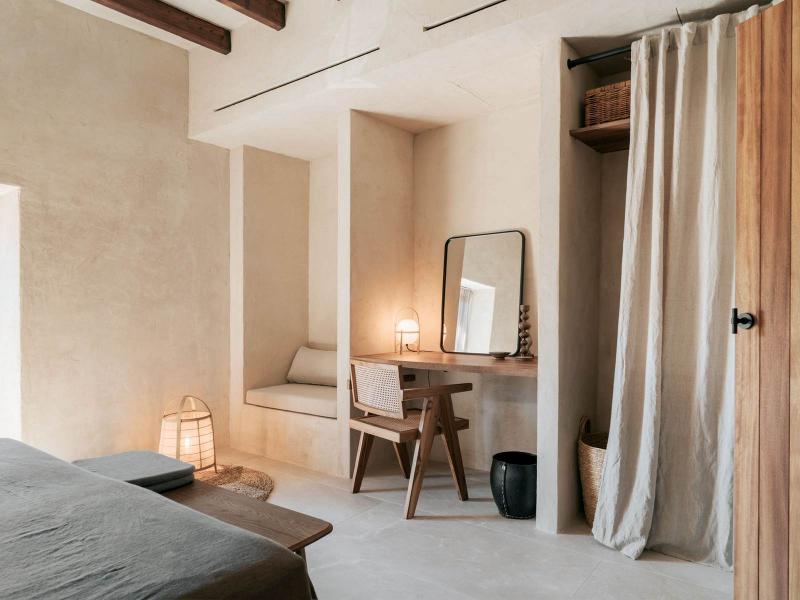 Stylishly Renovated Townhouse in Es Llombards , 