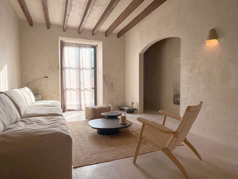 Stylishly Renovated Townhouse in Es Llombards , 