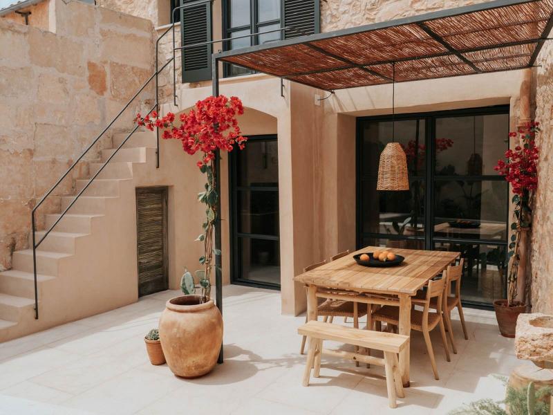 Stylishly Renovated Townhouse in Es Llombards , 