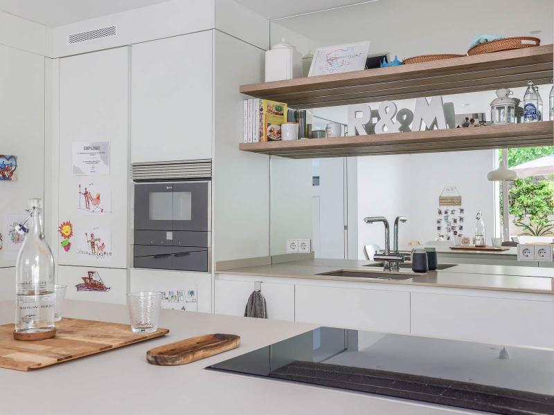 Elegant Renovated Villa for Sale in Calvià , 