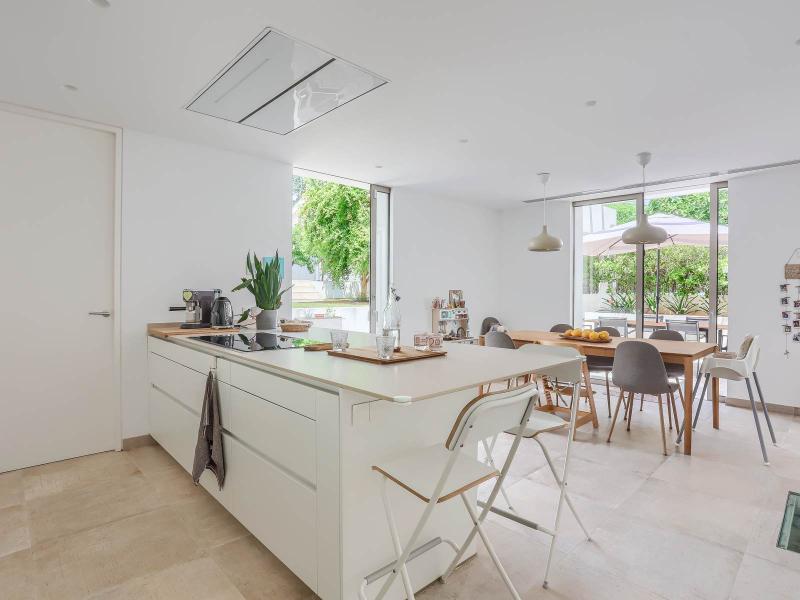 Elegant Renovated Villa for Sale in Calvià , 