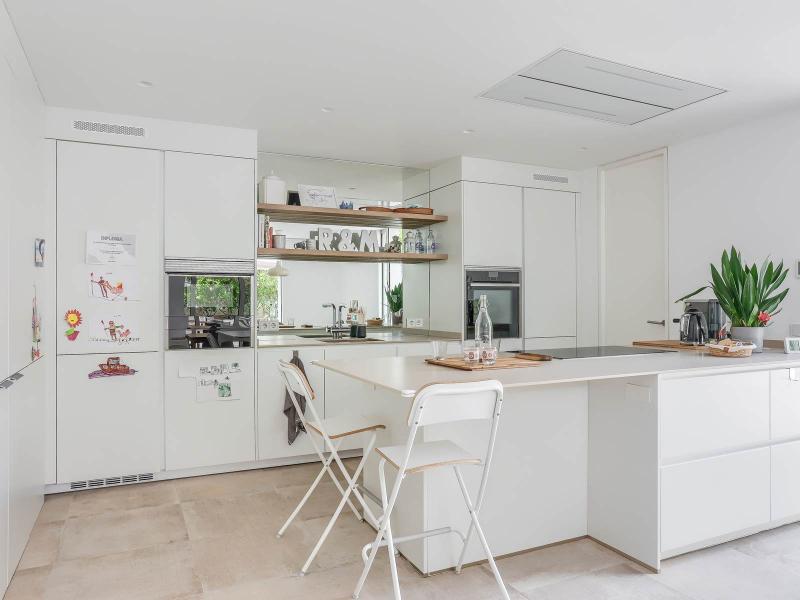 Elegant Renovated Villa for Sale in Calvià , 