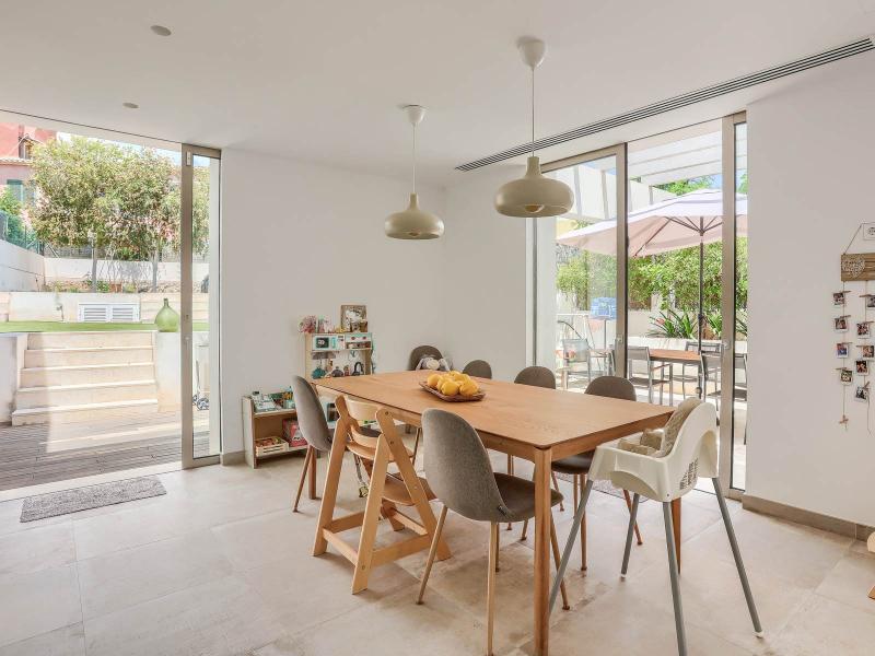 Elegant Renovated Villa for Sale in Calvià , 